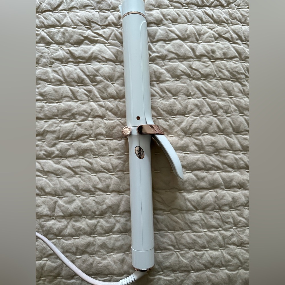 T3 White and Silver Curling Iron